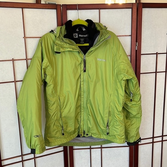 Marmot Women’s Ski Jacket in Large and Green . Great co diction except hood. - Picture 1 of 11